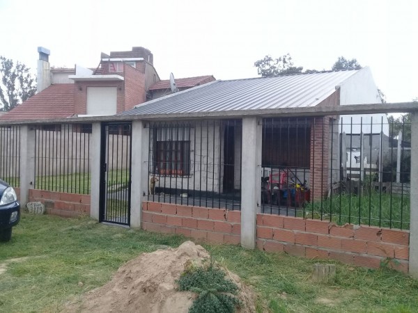CASA 3 AMBIENTES CON PARQUE-BARRIO EL JARDIN