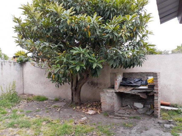 CASA 3 AMBIENTES CON PARQUE-BARRIO EL JARDIN