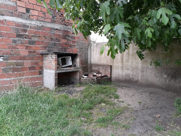 CASA 3 AMBIENTES CON PARQUE-BARRIO EL JARDIN