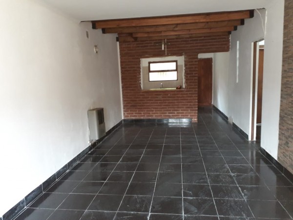 CASA 3 AMBIENTES CON PARQUE-BARRIO EL JARDIN