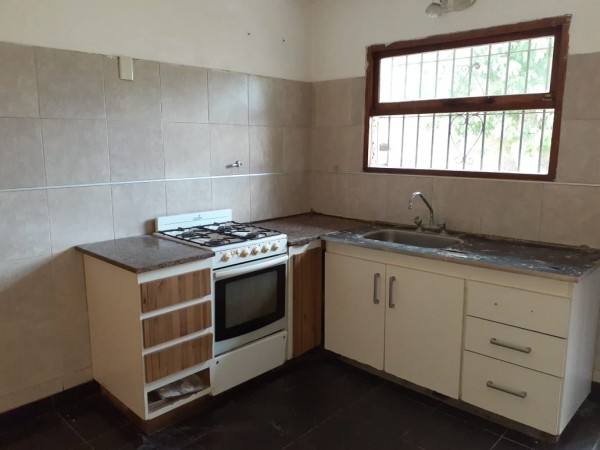 CASA 3 AMBIENTES CON PARQUE-BARRIO EL JARDIN