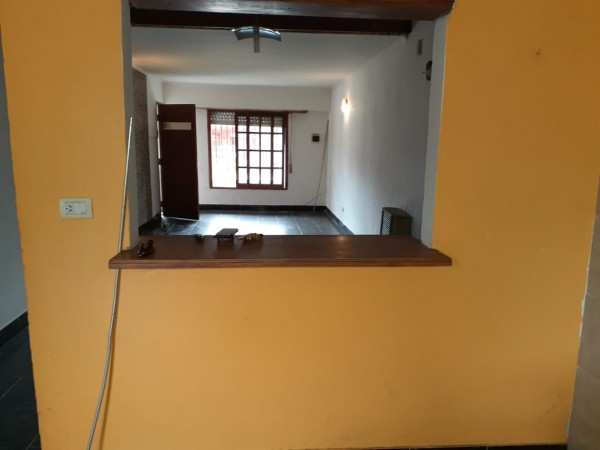 CASA 3 AMBIENTES CON PARQUE-BARRIO EL JARDIN