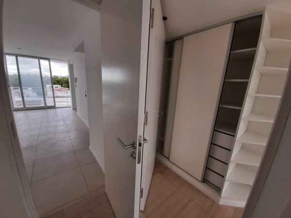 DEPARTAMENTO 3 AMBIENTES  CON COCHERA ZONA PLAZA PERALTA RAMOS MUY LUMINOSO