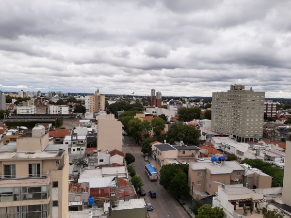 DEPARTAMENTO 3 AMBIENTES  CON COCHERA ZONA PLAZA PERALTA RAMOS MUY LUMINOSO