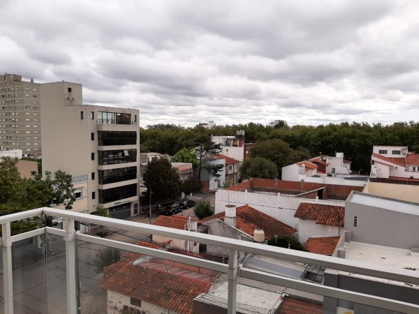 DEPARTAMENTO 3 AMBIENTES  CON COCHERA ZONA PLAZA PERALTA RAMOS MUY LUMINOSO