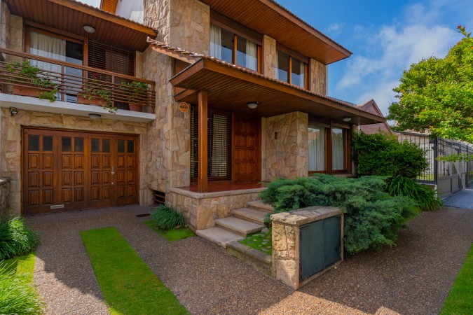 Venta increible casa de 5 ambientes mas departamento de 2 ambientes