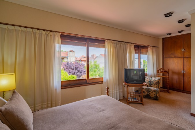 Venta increible casa de 5 ambientes mas departamento de 2 ambientes