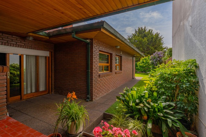 Venta increible casa de 5 ambientes mas departamento de 2 ambientes