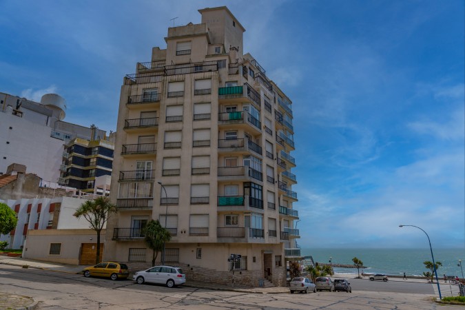 DEPARTAMENTO ZONA VARESE / VISTA LATERAL A VARESE