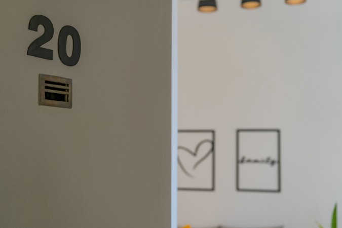 DEPARTAMENTO ZONA VARESE / VISTA LATERAL A VARESE