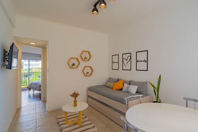 DEPARTAMENTO ZONA VARESE / VISTA LATERAL A VARESE