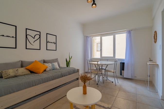 DEPARTAMENTO ZONA VARESE / VISTA LATERAL A VARESE