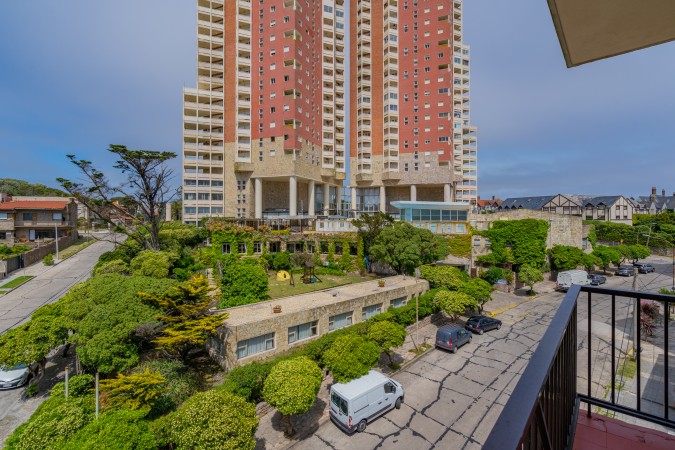 DEPARTAMENTO ZONA VARESE / VISTA LATERAL A VARESE