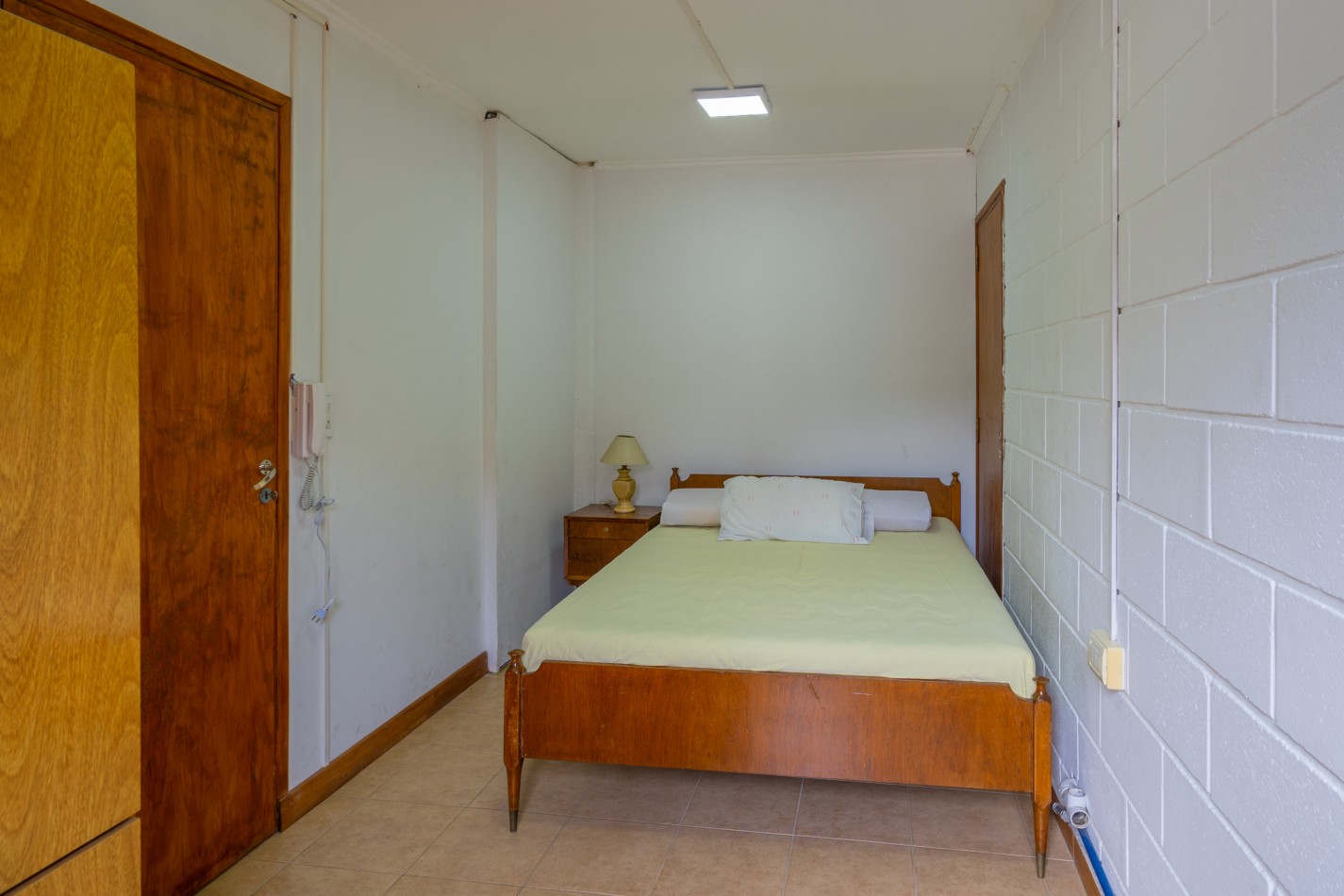 Casa 4 ambientes mas 2 departamentos de 3 ambientes, sobre 2 lotes. Bosque Peralta Ramos