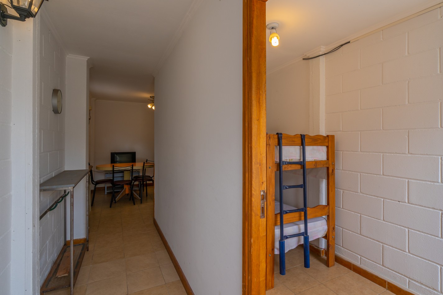 Casa 4 ambientes mas 2 departamentos de 3 ambientes, sobre 2 lotes. Bosque Peralta Ramos