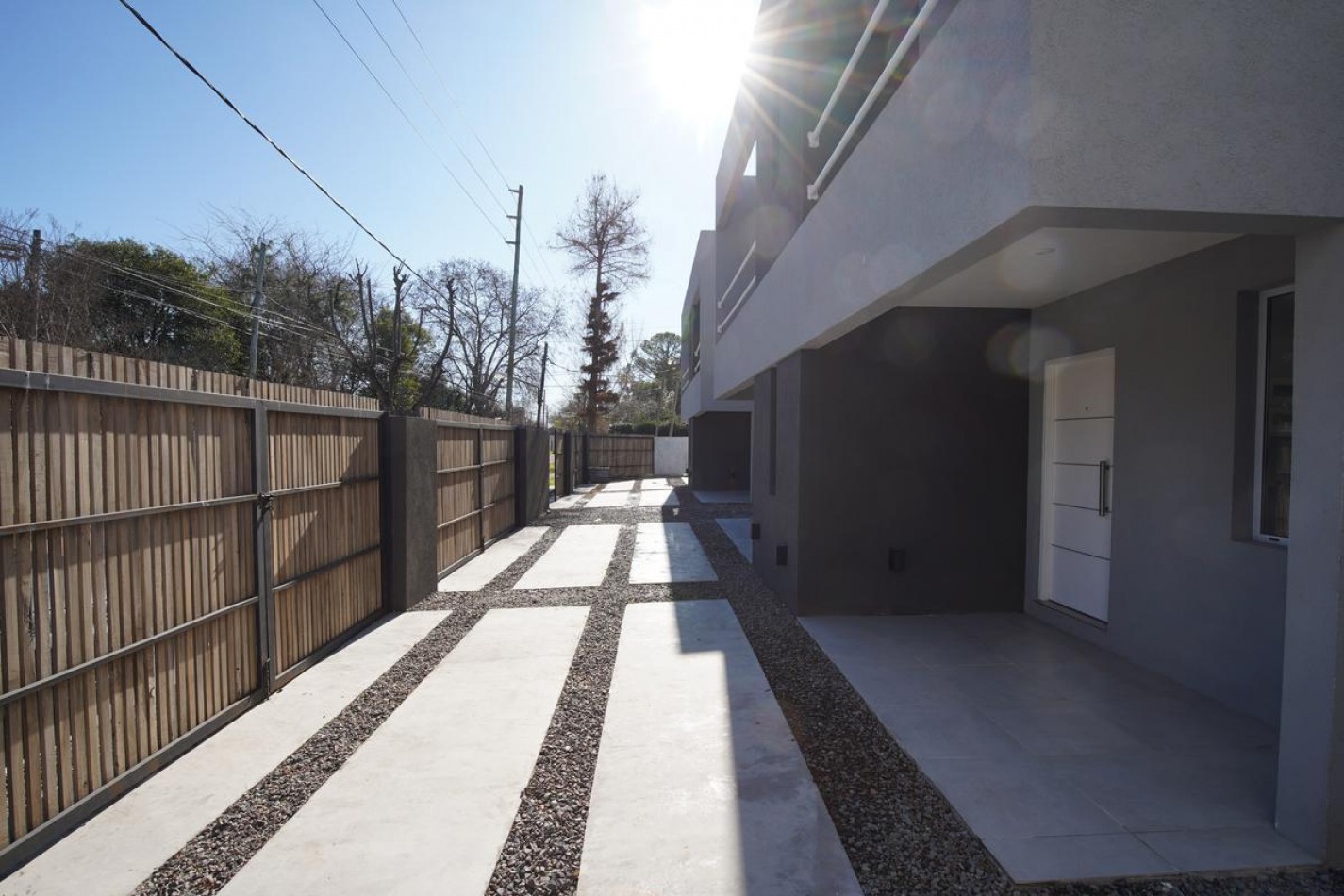 DUPLEX 3 AMBIENTES A ESTRENAR GBA NORTE PILAR 2 COCHERAS