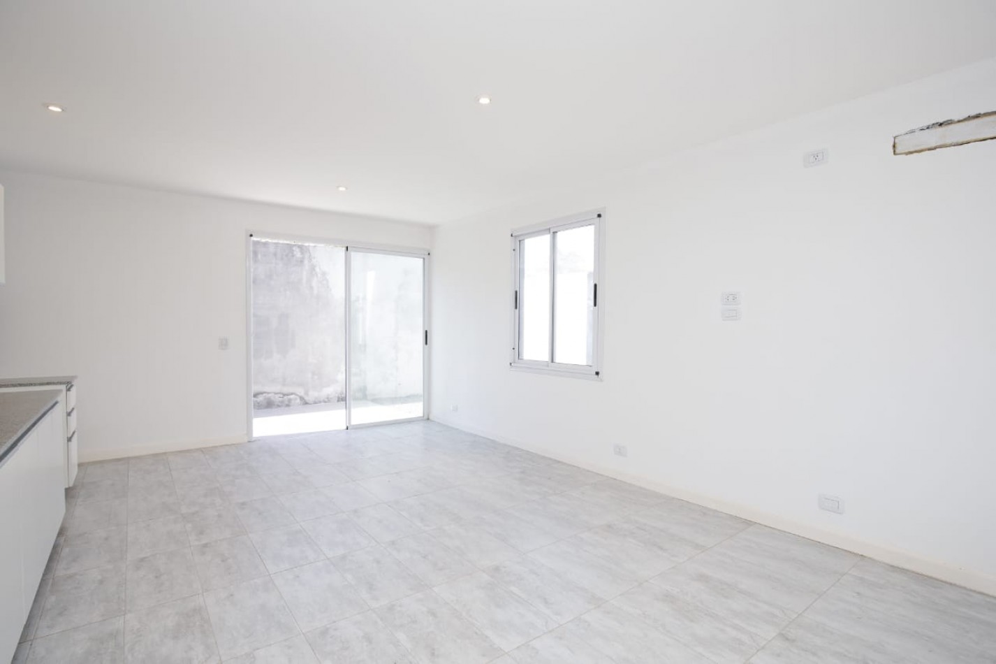 DUPLEX 3 AMBIENTES A ESTRENAR GBA NORTE PILAR 2 COCHERAS