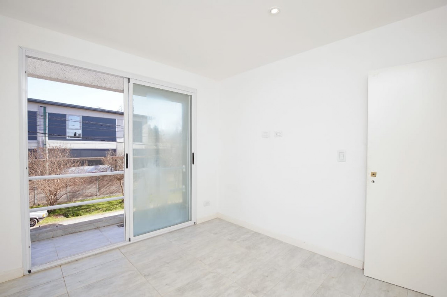 DUPLEX 3 AMBIENTES A ESTRENAR GBA NORTE PILAR 2 COCHERAS