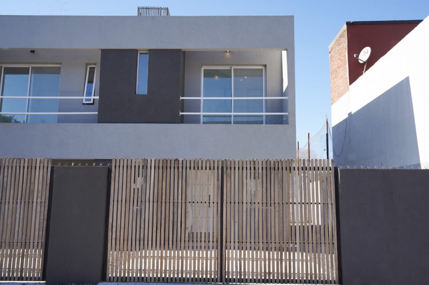 DUPLEX 3 AMBIENTES A ESTRENAR GBA NORTE PILAR 2 COCHERAS