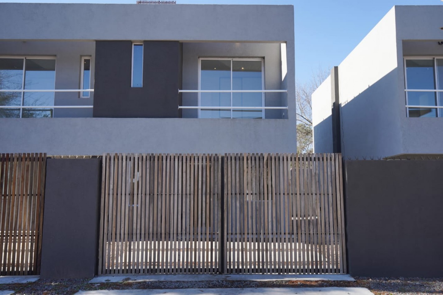 DUPLEX 3 AMBIENTES A ESTRENAR GBA NORTE PILAR 2 COCHERAS