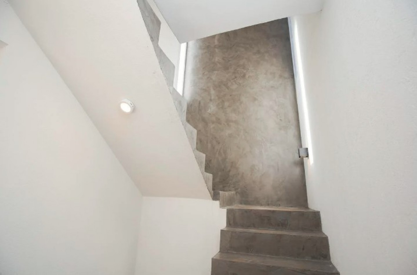 DUPLEX 3 AMBIENTES A ESTRENAR GBA NORTE PILAR 2 COCHERAS