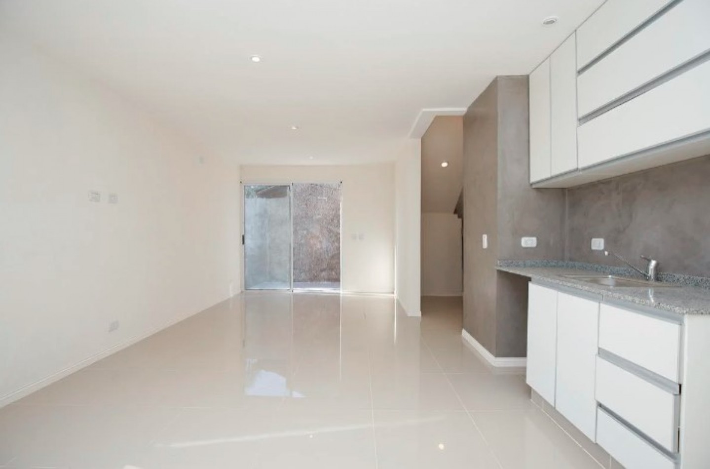 DUPLEX 3 AMBIENTES A ESTRENAR GBA NORTE PILAR 2 COCHERAS