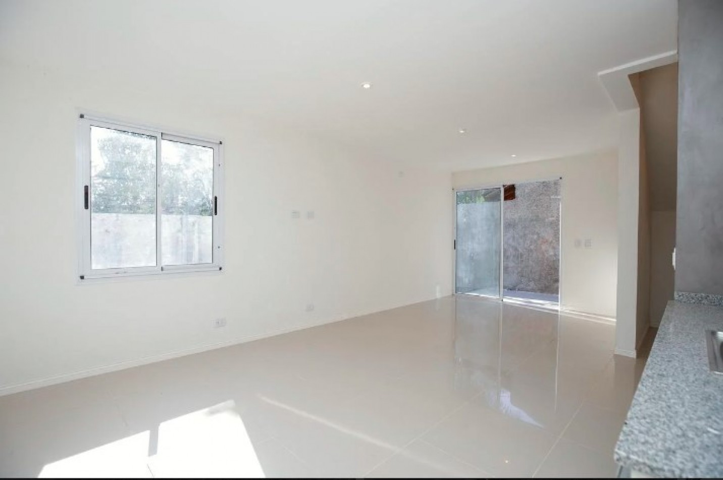 DUPLEX 3 AMBIENTES A ESTRENAR GBA NORTE PILAR 2 COCHERAS