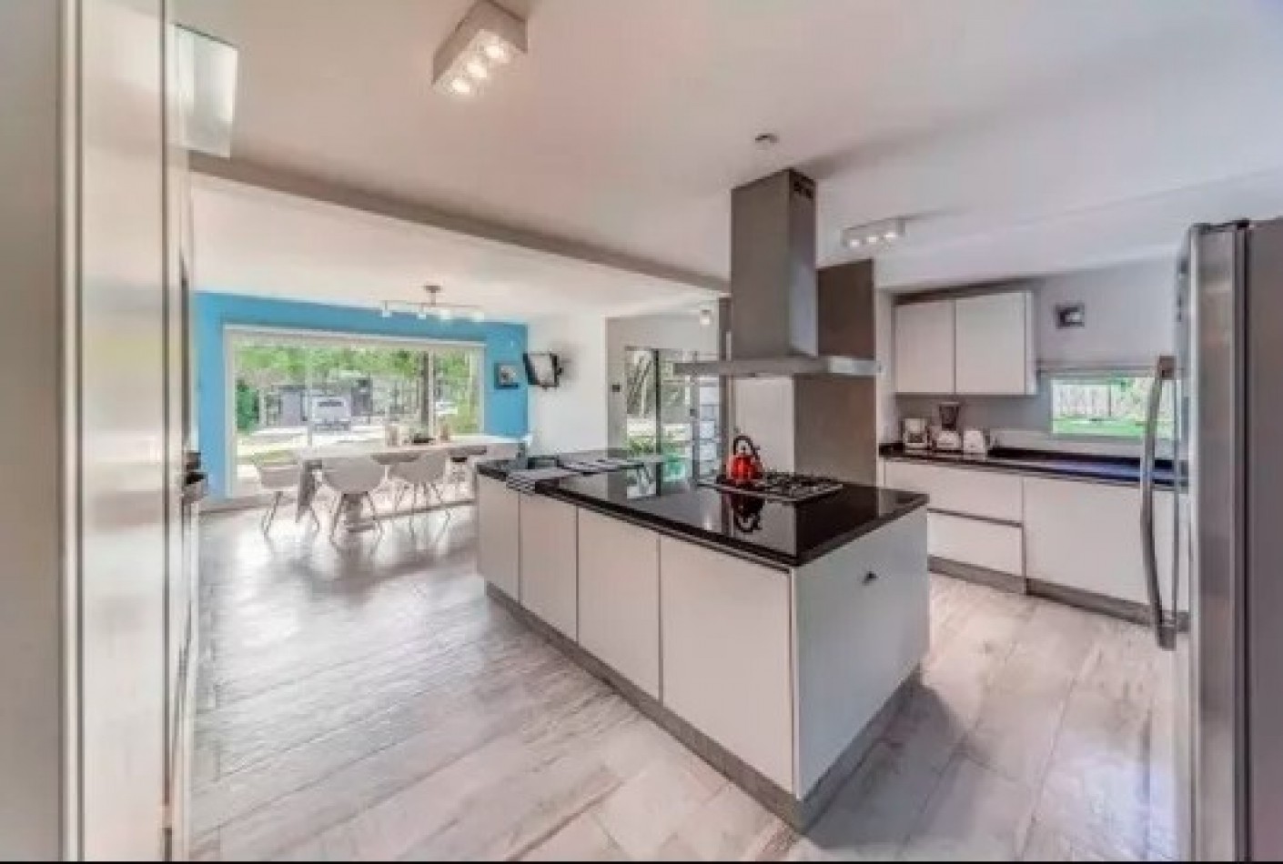 CASA 6 AMBIENTES EN COSTA ESMERALDA CERCA DEL MAR