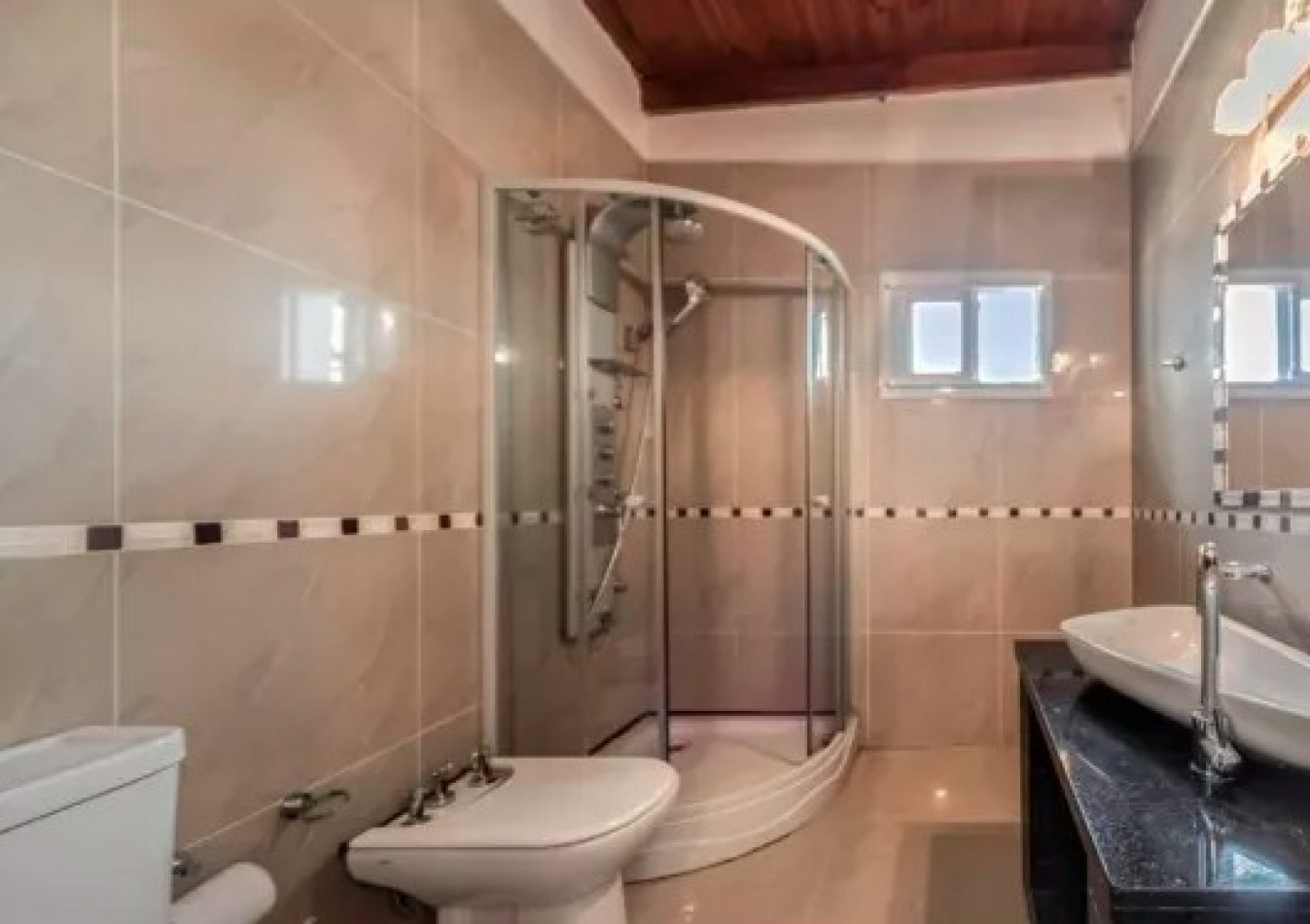 CASA 6 AMBIENTES EN COSTA ESMERALDA CERCA DEL MAR