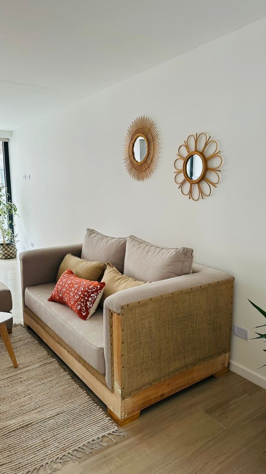 Venta departamento 2 ambientes a la calle con balcon. Edificio  Novecento 