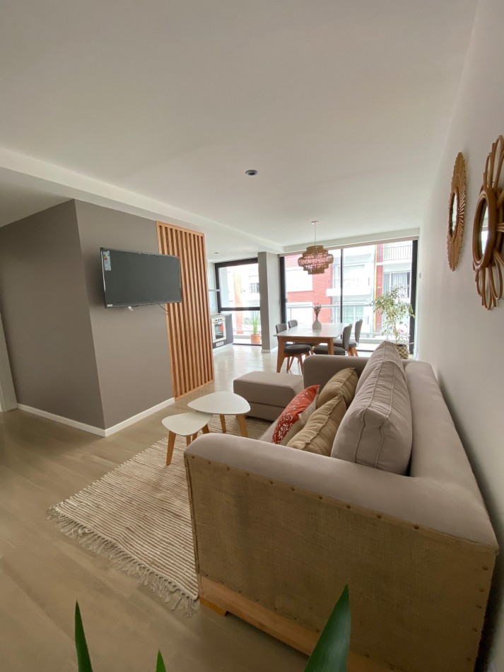 Venta departamento 2 ambientes a la calle con balcon. Edificio  Novecento 