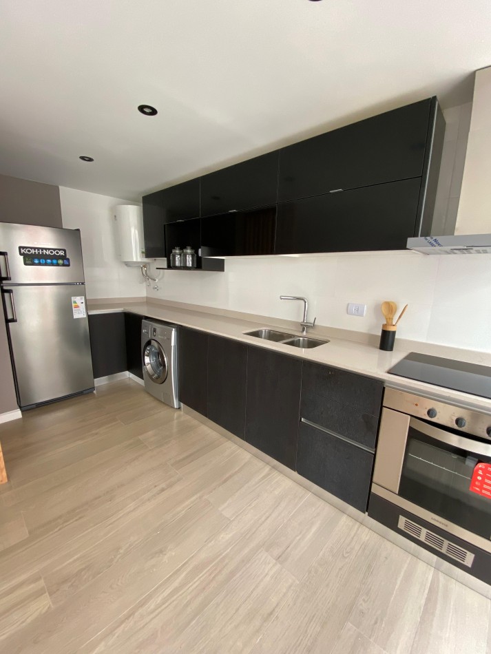 Venta departamento 2 ambientes a la calle con balcon. Edificio  Novecento 