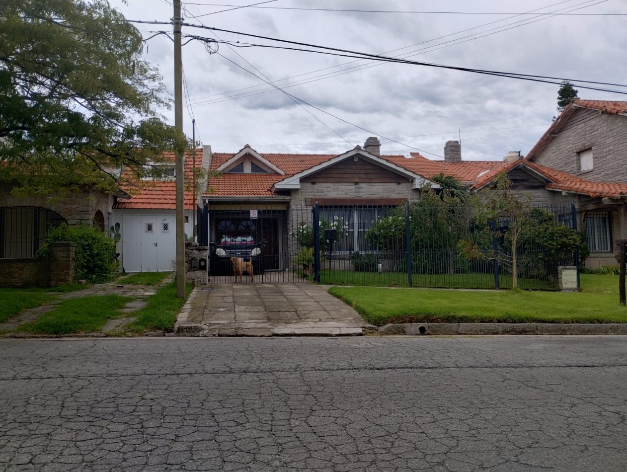 CASA 4 AMBIENTES , PUNTA MOGOTES A CUADRAS DEL MAR  APTA CREDITO