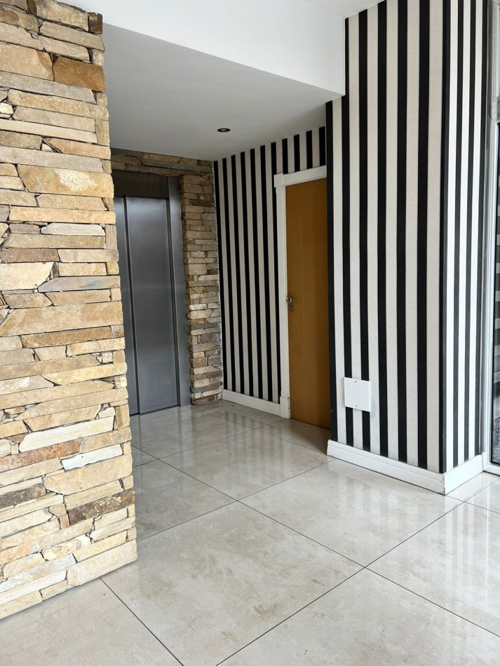 VENTA DEPARTAMENTO 2 AMBIENTES- BALCON Y VISTA AL MAR-  DAMAR 8 