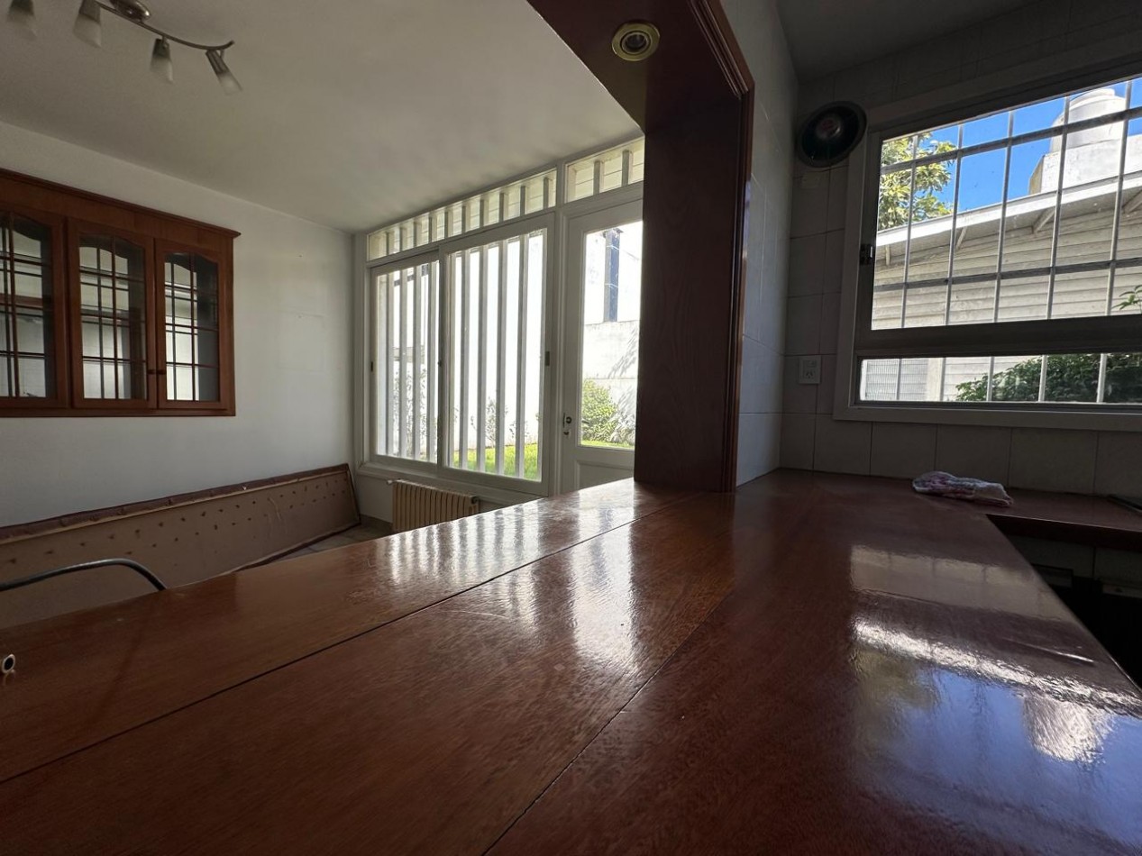 CASA 4 AMBIENTES GARAGE PARQUE APTO COMERCIAL ZONA ALDREY 