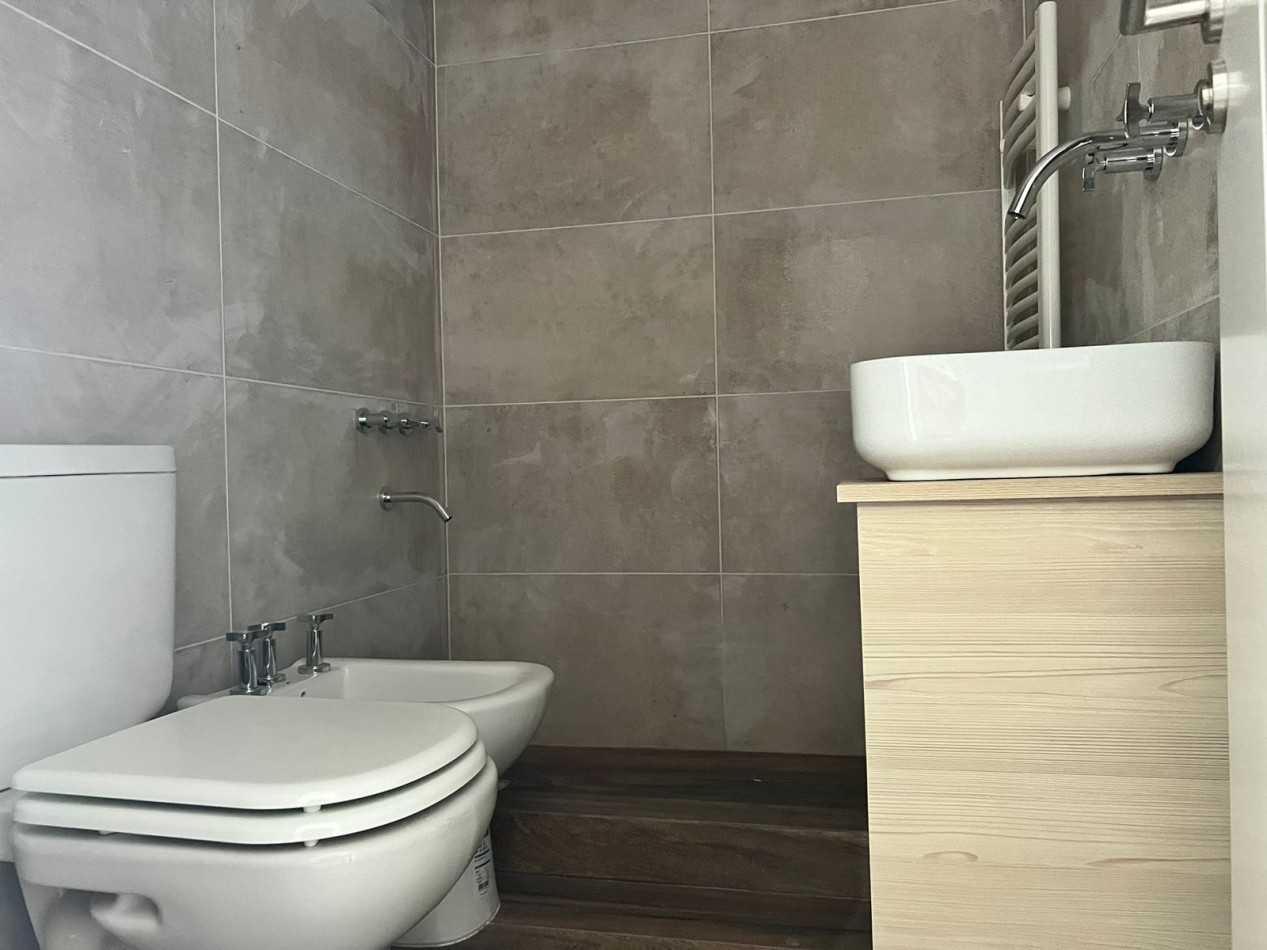 DEPARTAMENTOS DE 3 AMBIENTES C/ COCHERA - EDIFICIO DAMAR XI -