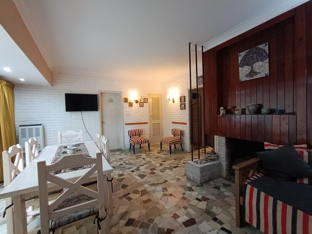 Venta casa 3 ambientes con dependencia y patio a tres cuadras del Mar Punta Mogotes