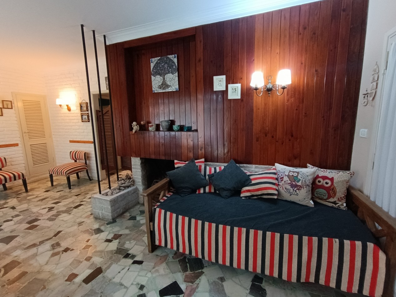 Venta casa 3 ambientes con dependencia y patio a tres cuadras del Mar Punta Mogotes