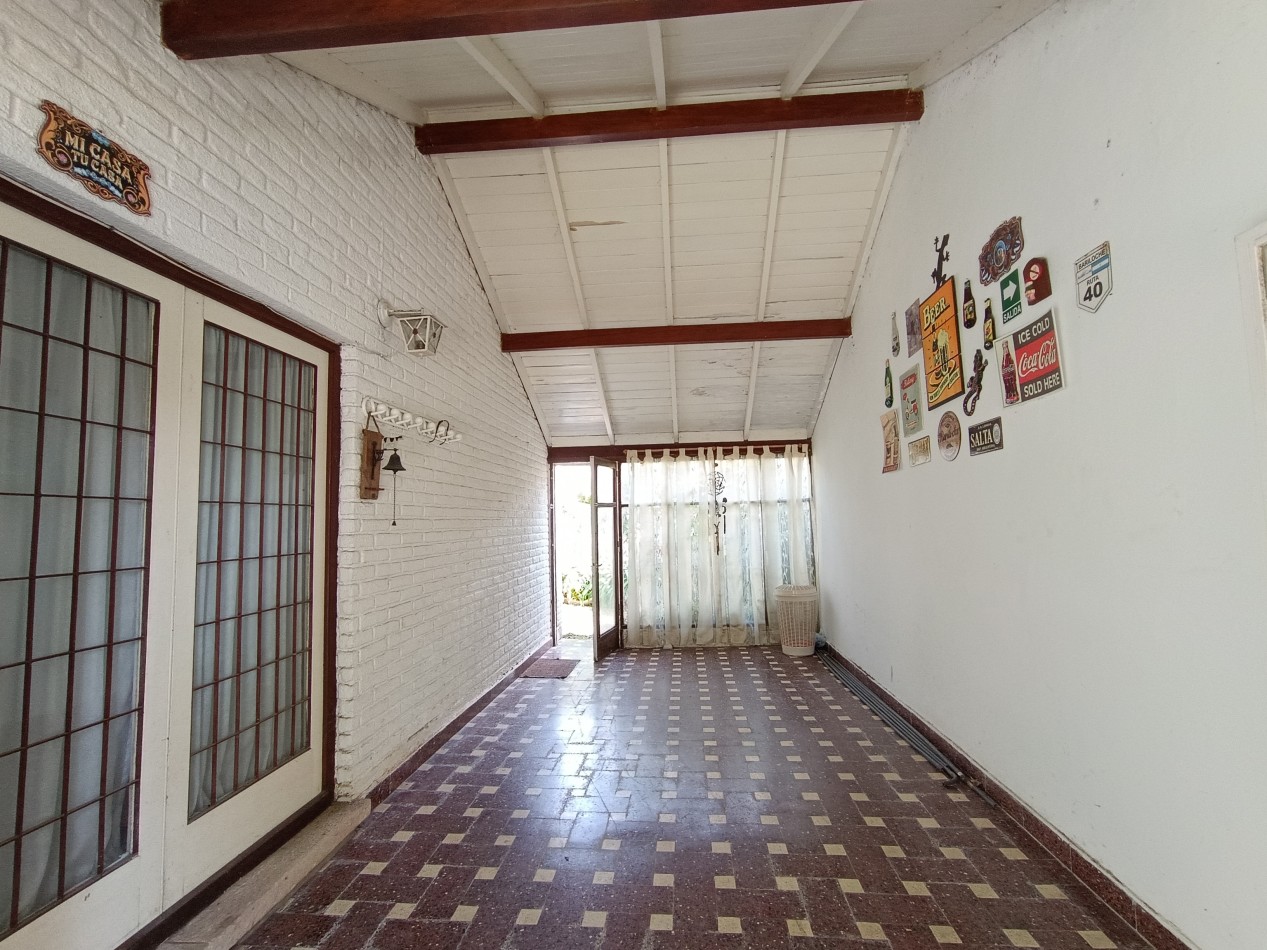 Venta casa 3 ambientes con dependencia y patio a tres cuadras del Mar Punta Mogotes