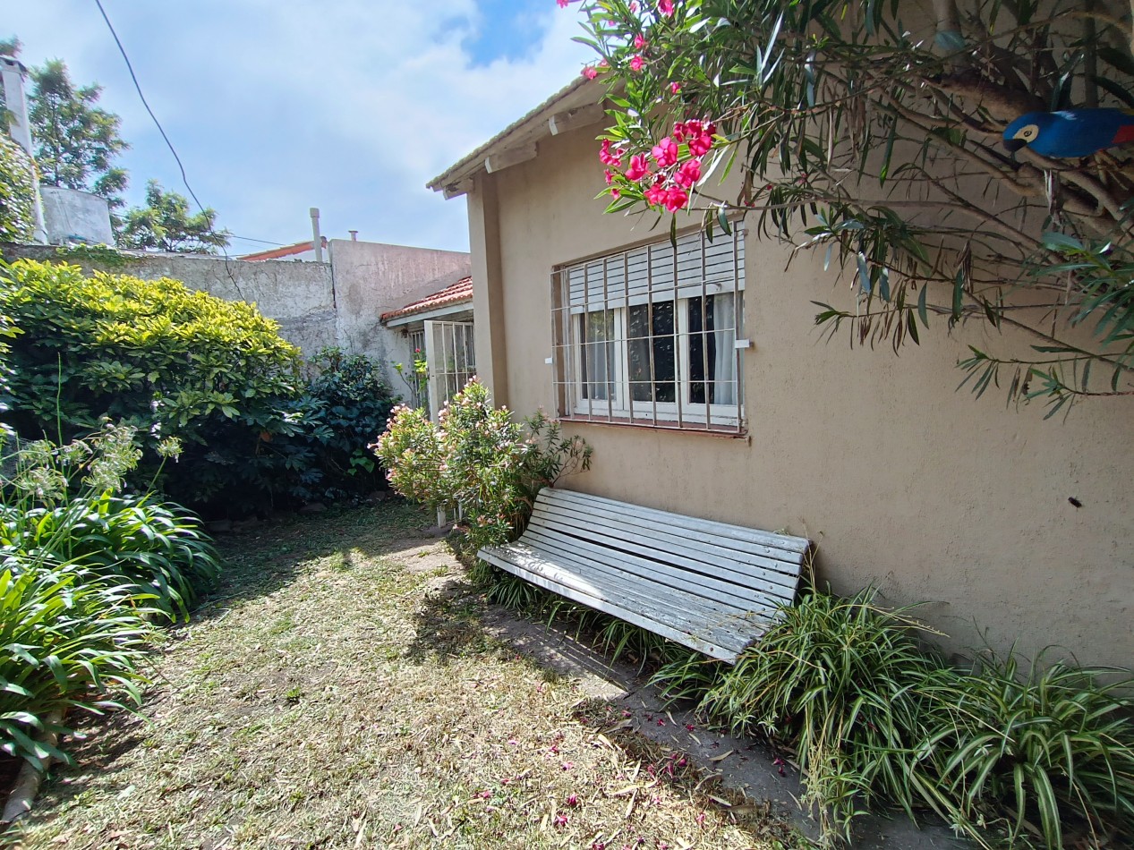 Venta casa 3 ambientes con dependencia y patio a tres cuadras del Mar Punta Mogotes