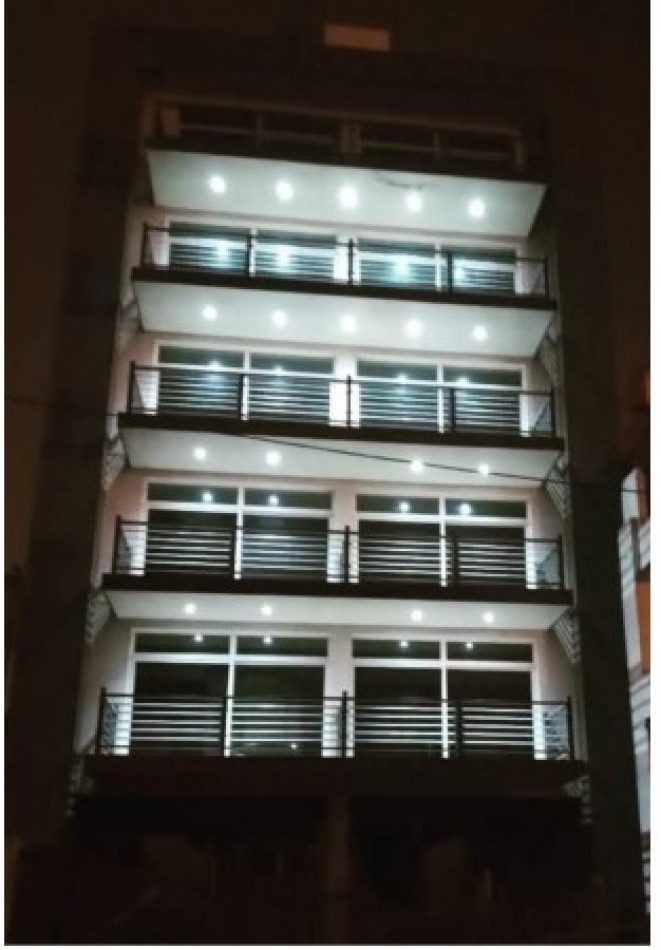 EDIFICIO PUNTA MOGOTES/ MEDIA CUADRA DE LA COSTA