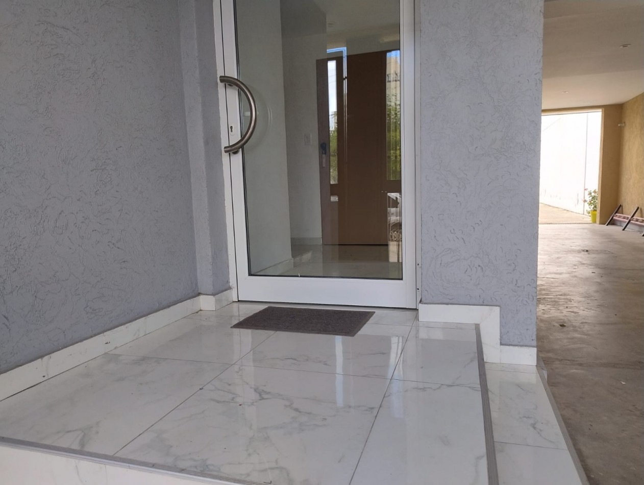 DEPARTAMENTO 2 AMB A ESTRENAR CON BALCON Y COCHERA 