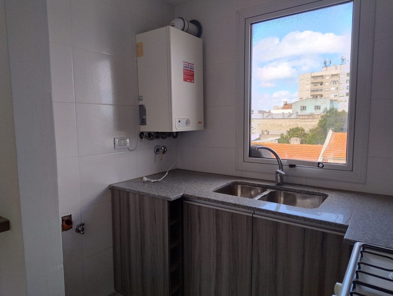 DEPARTAMENTO 2 AMB A ESTRENAR CON BALCON Y COCHERA 