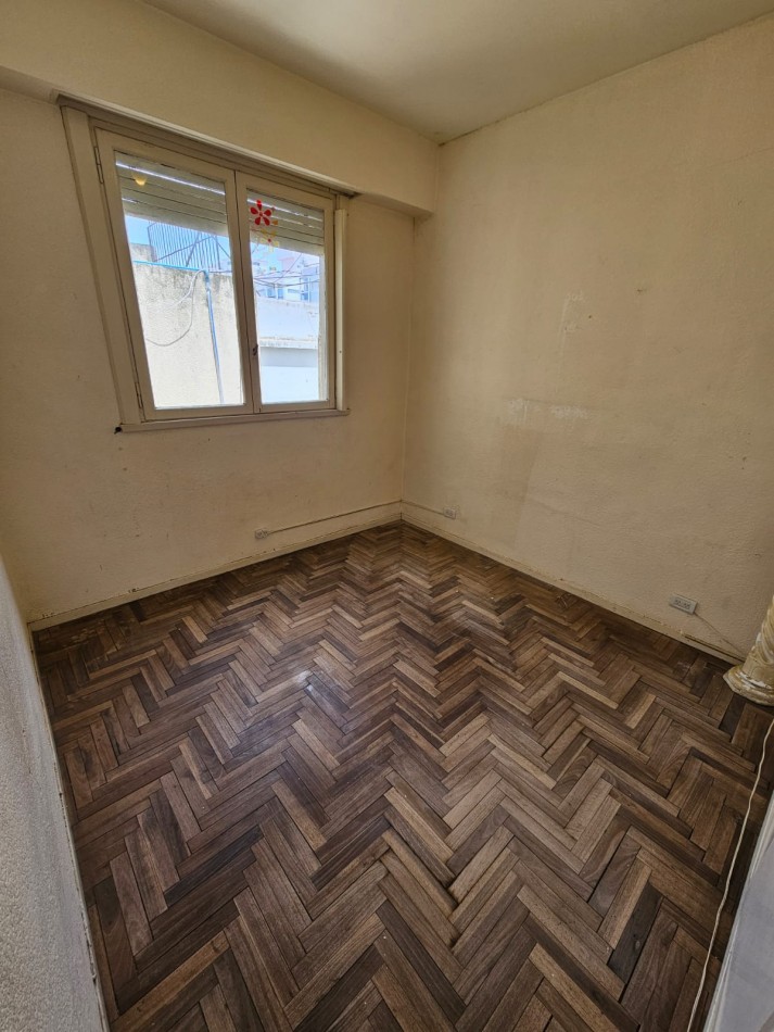 VENTA DEPARTAMENTO 2 AMBIENTES LATERAL CON DEPENDENCIA Y VISTA AL MAR LA PERLA