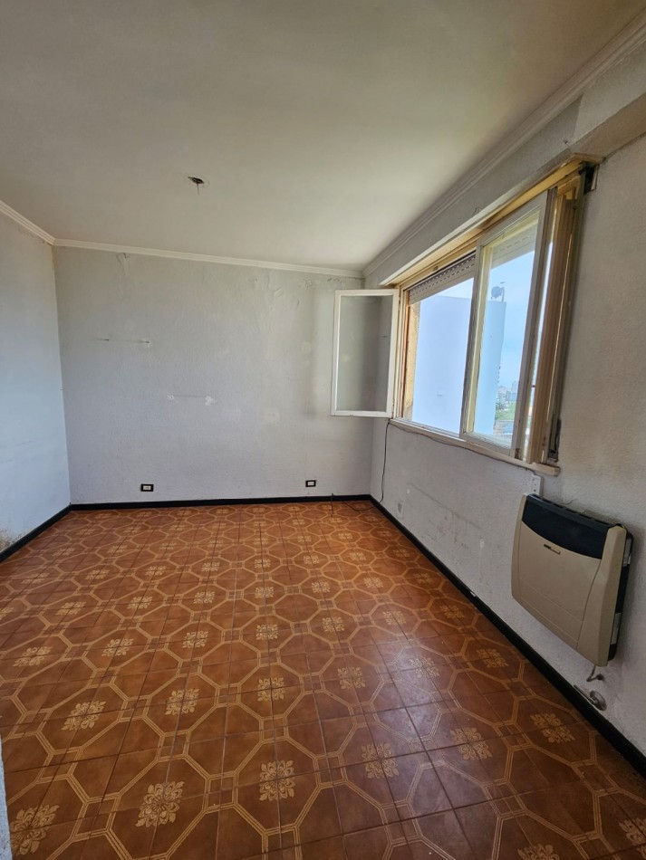 VENTA DEPARTAMENTO 2 AMBIENTES LATERAL CON DEPENDENCIA Y VISTA AL MAR LA PERLA