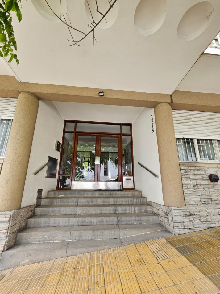 VENTA DEPARTAMENTO 2 AMBIENTES LATERAL CON DEPENDENCIA Y VISTA AL MAR LA PERLA