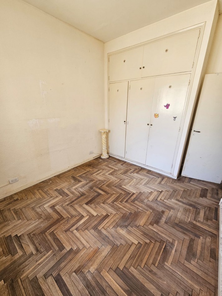 VENTA DEPARTAMENTO 2 AMBIENTES LATERAL CON DEPENDENCIA Y VISTA AL MAR LA PERLA