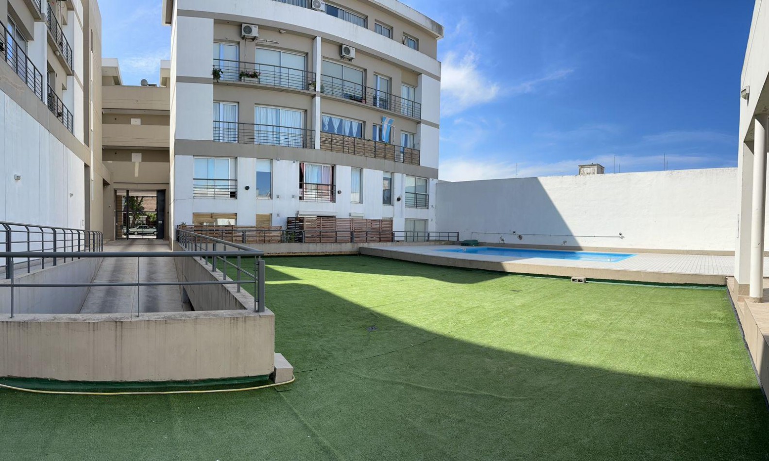 DEPARTAMENTO MONOAMBIENTO  CON BALCON ZONA HPC.