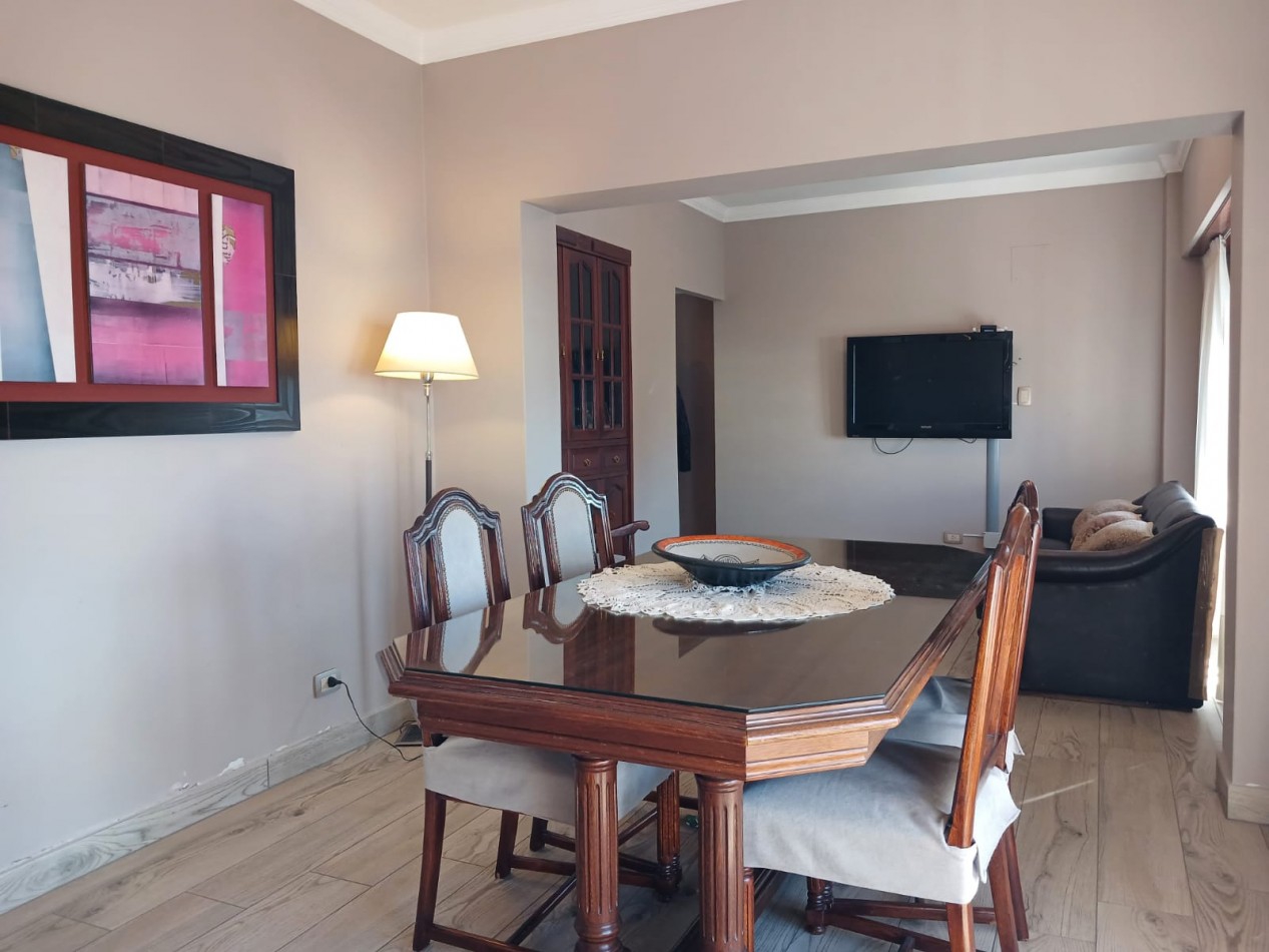 Venta departamento 4 ambientes a la calle con balcon