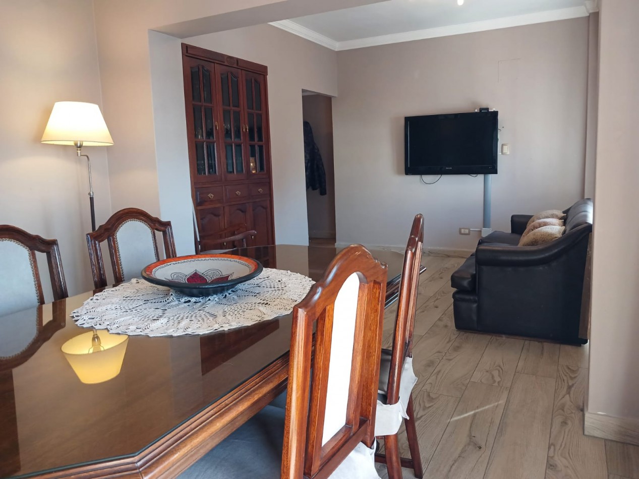 Venta departamento 4 ambientes a la calle con balcon